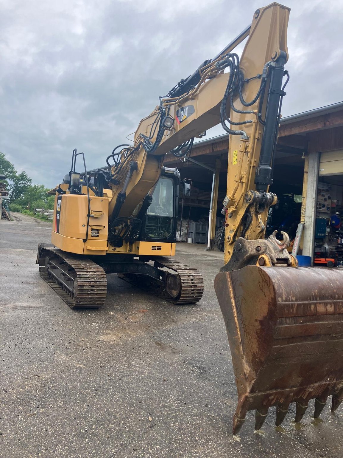 Pelle sur chenilles Caterpillar 315F de 2016, proposée par TOP MACHINERY