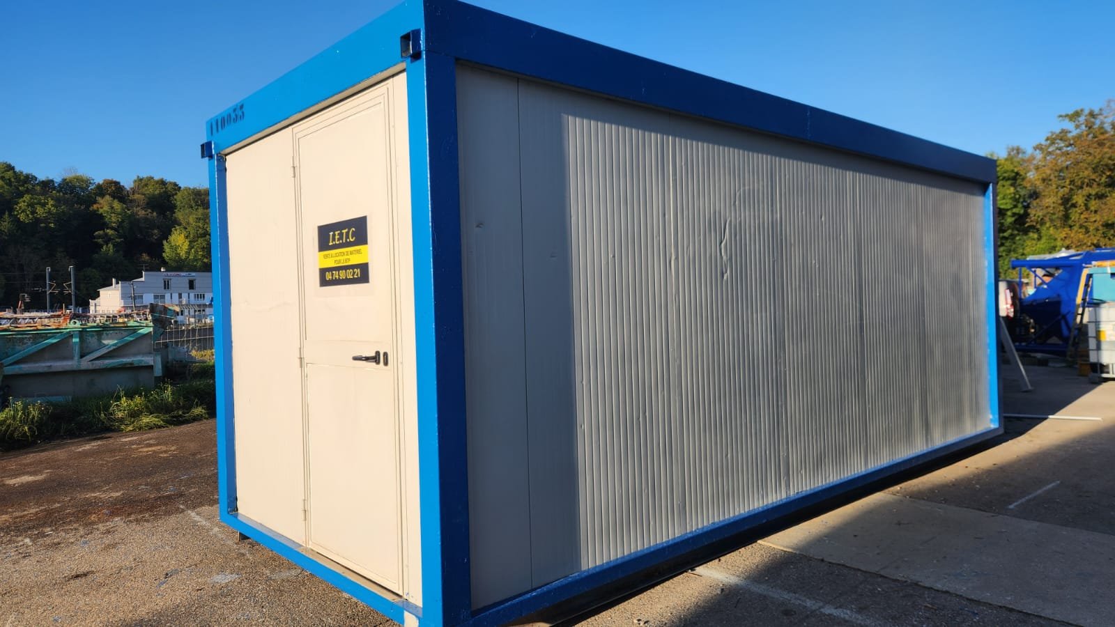 Bungalow de chantier Containex de 6 × 2,40 m proposé par TOP MACHINERY
